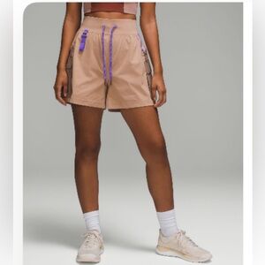 NWT - Lululemon Multi-Pocket Cargo High-Rise
Hiking Short 5" in Pink Clay